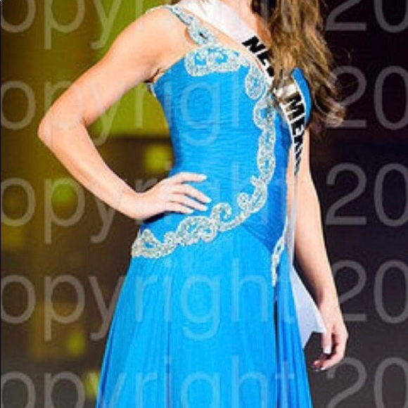 Custom made Sherri Hill Pageant Gown. Size 2 - Picture 8 of 8